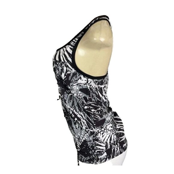 Fabletics S Black Abstract Leaf Print Scoop Neckline Racerback Pocket Tank Top - Picture 5 of 6